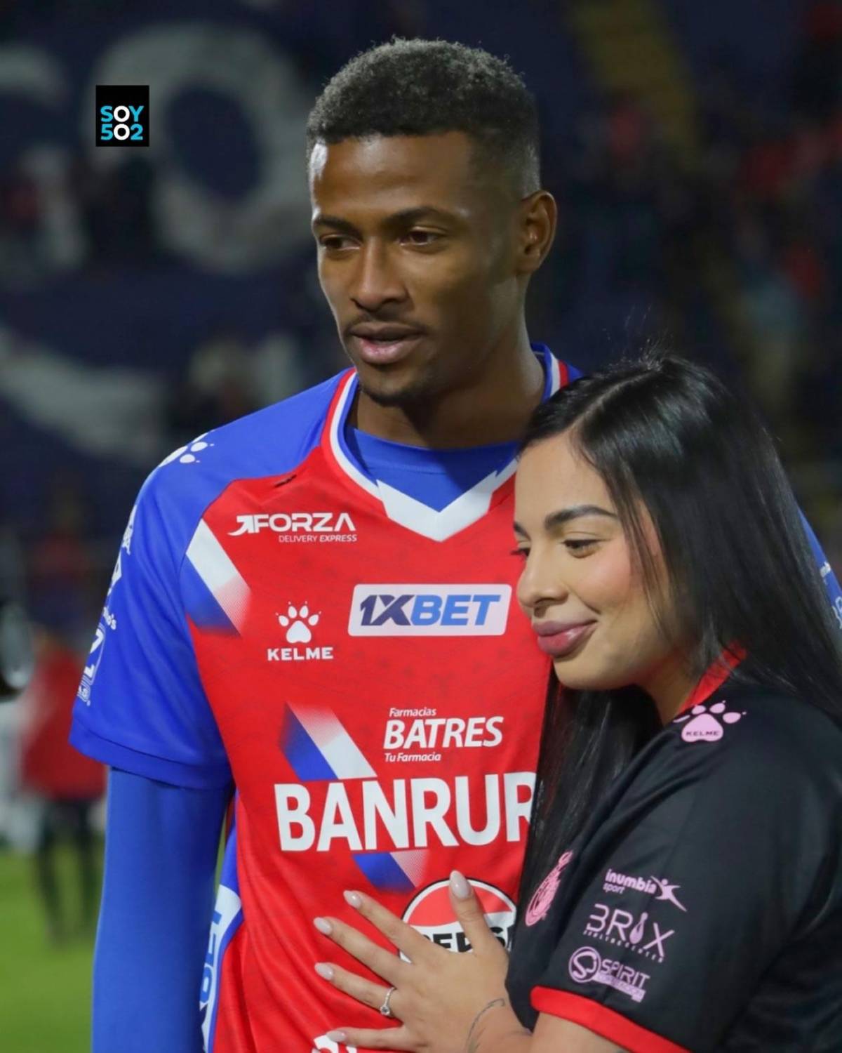 Futbolista tico rompe relación con su novia cuatro días después de pedirle matrimonio