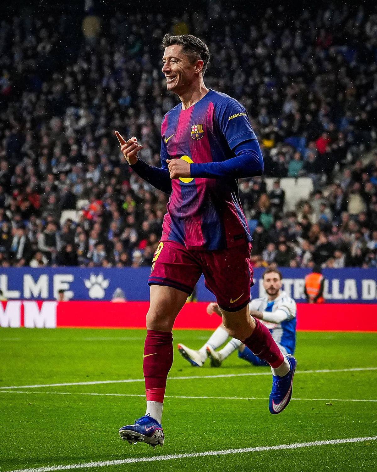 Barcelona festeja, hostil recibimiento a Joan García y gesto de Lamine Yamal