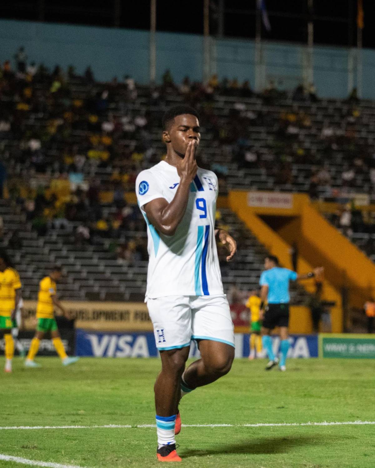 Keyrol se desahogó llorando, polémica contra Honduras y así fue el histórico triunfo en Jamaica