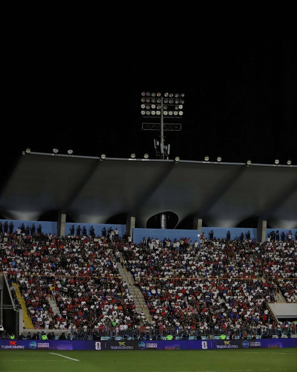 Fiesta de Olimpia, héroe, Espinel desatado, bronca y ¿quién es la pelirroja en la Gran Final?