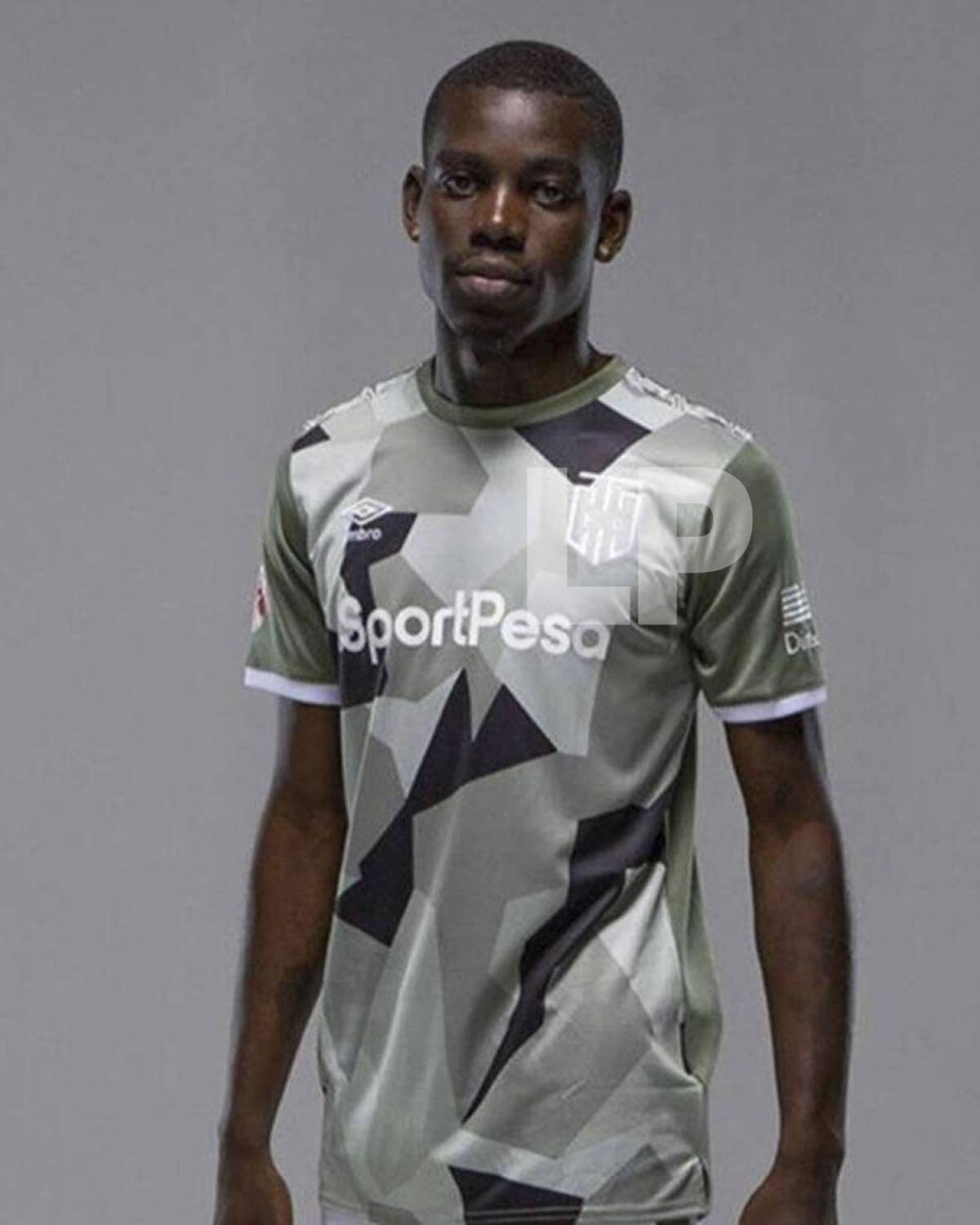 El falso futbolista de Concacaf: estafó a cuatro equipos, yates, mujeres y terminó preso