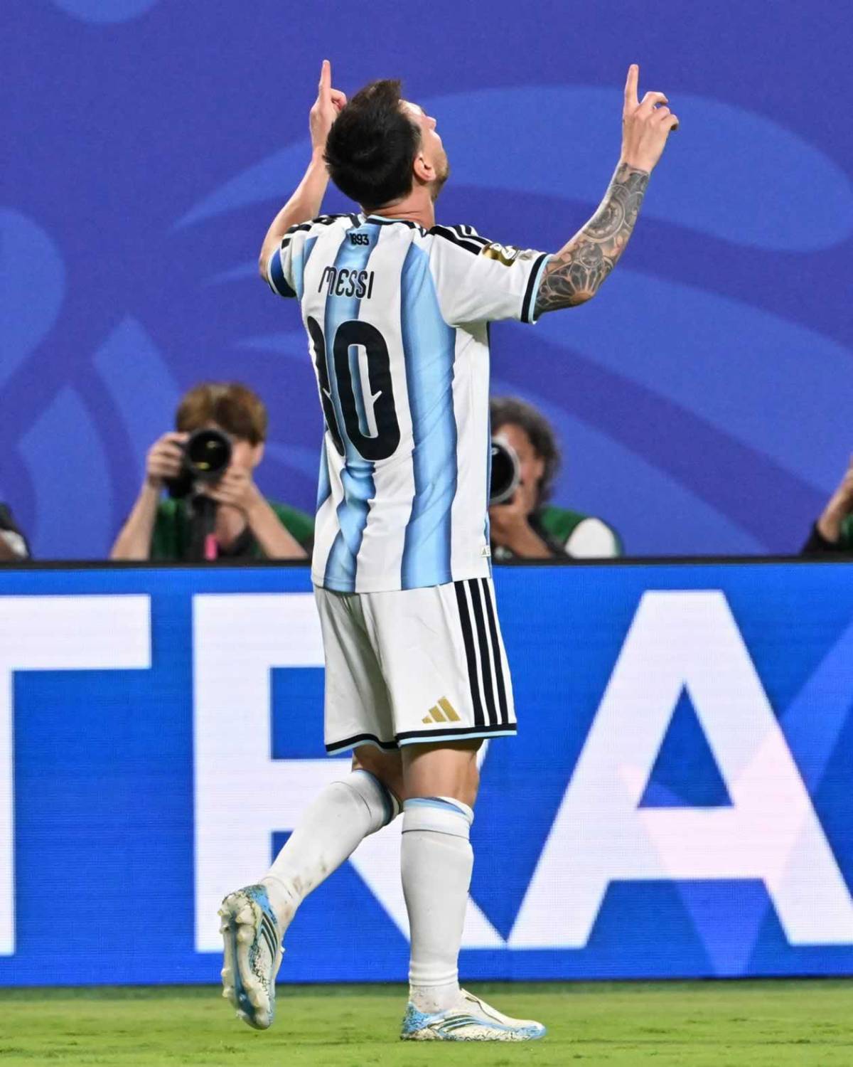 Show de Messi, su llanto, errores del VAR en Argentina - Argelia y Antonela robó miradas