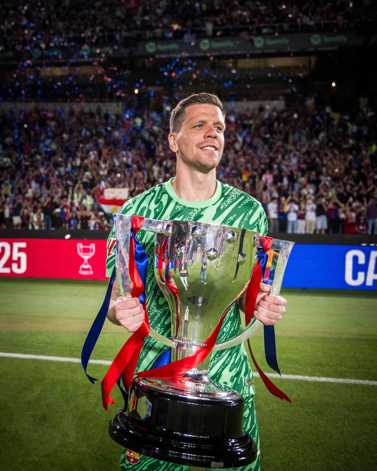 Barcelona festeja los títulos ante su afición, show de Lamine y Gavi presume a su novia