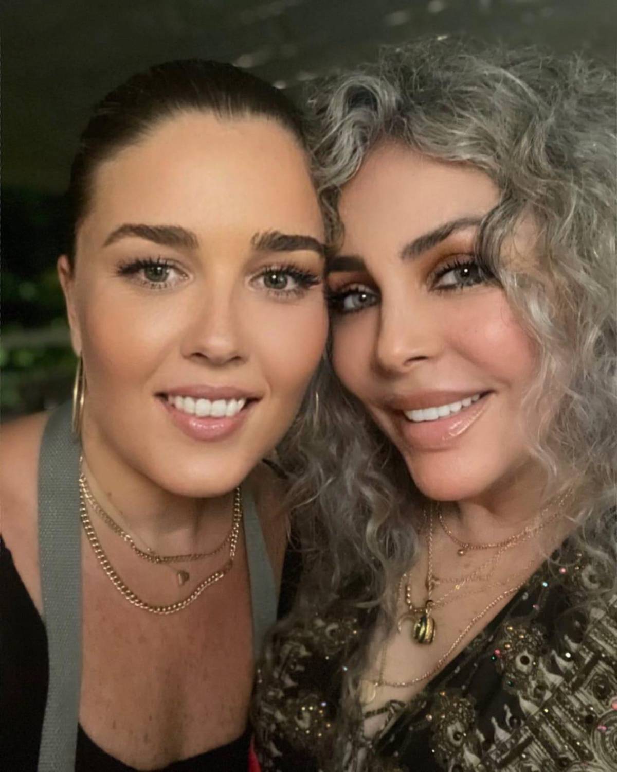 Verónica Castro sorprende a sus 73 años con un renovado look
