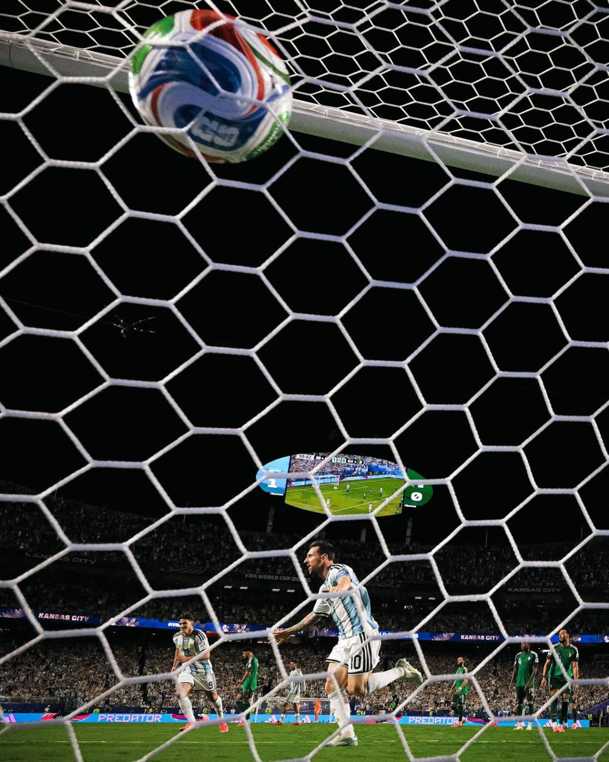 Show de Messi, su llanto, errores del VAR en Argentina - Argelia y Antonela robó miradas