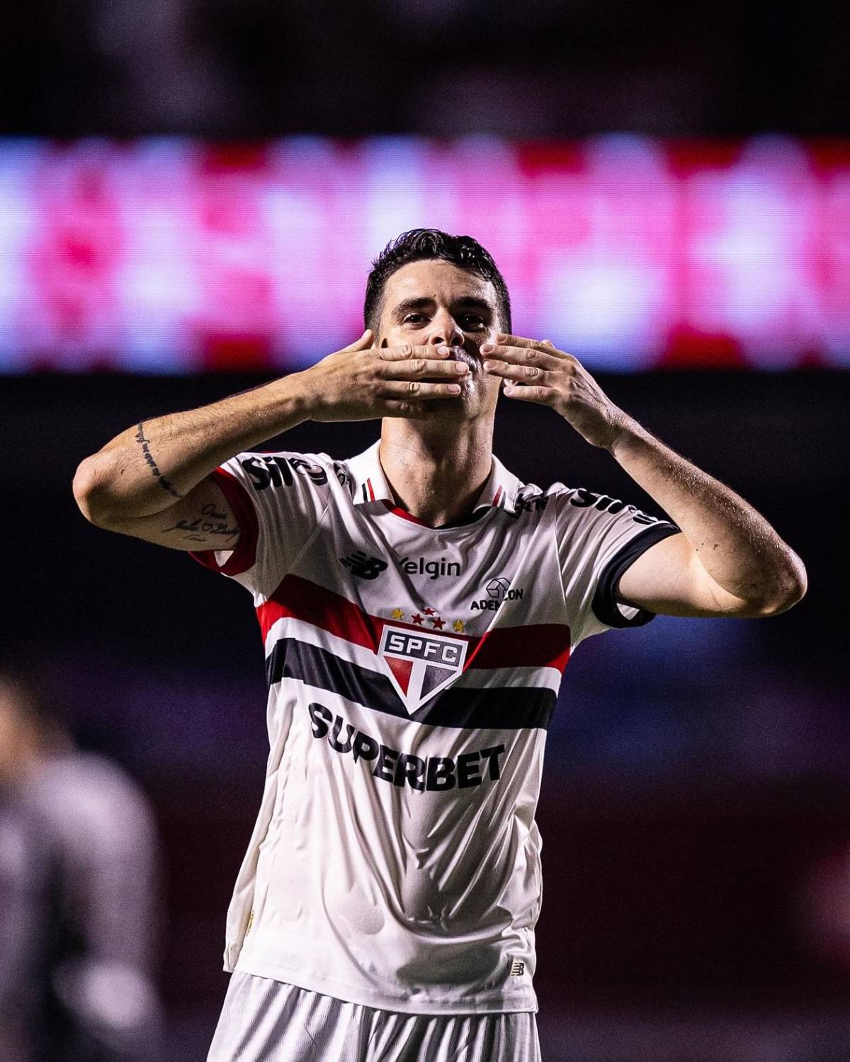 Conmoción en Brasil: Oscar se desmayó en pleno entreno y se teme lo peor