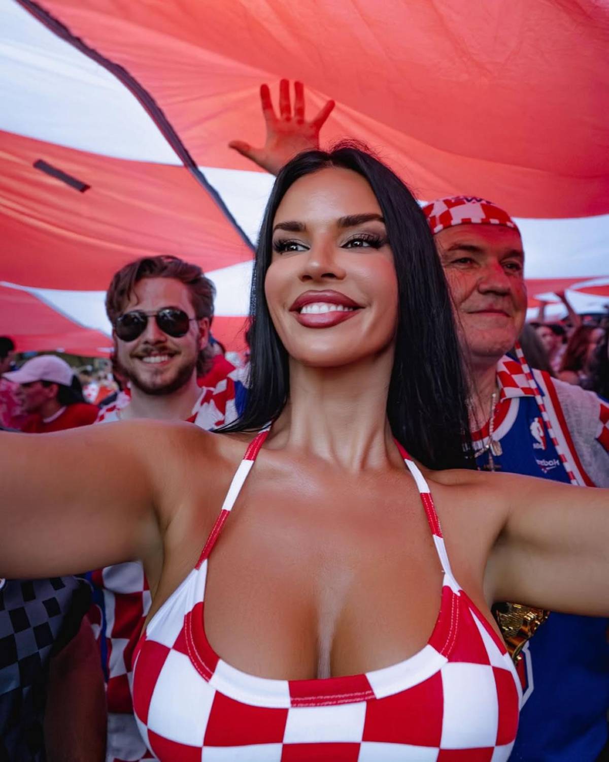 Ivana Knöll, la novia del Mundial, vuelve con atrevido look: su nueva faceta