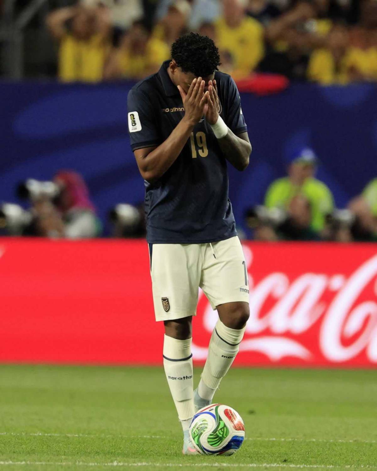 Héroe de Costa de Marfil, tristeza de Ecuador y afición, de la fiesta al drama en el Mundial