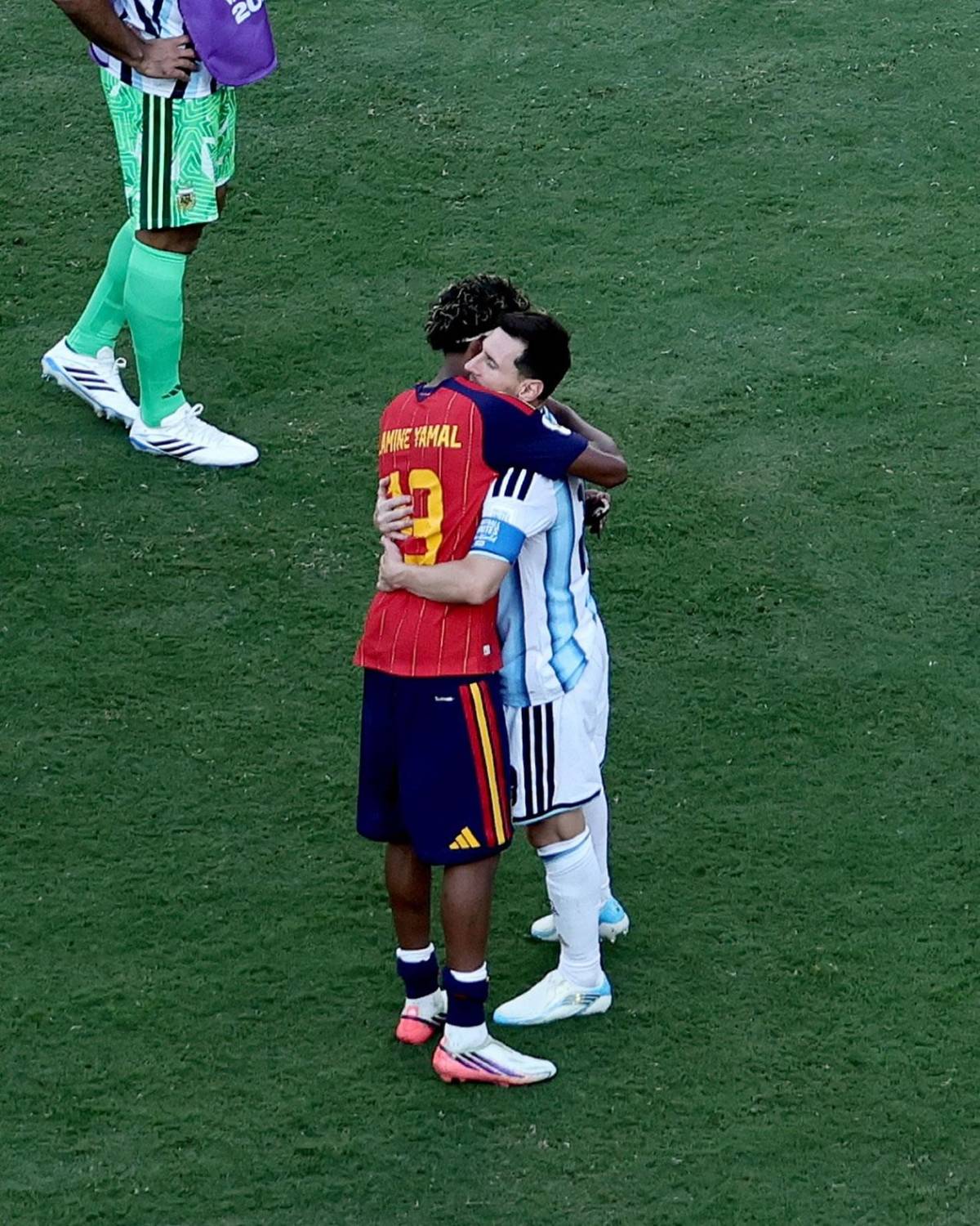 Messi y su triste adiós, gesto de Lamine con Leo, pelea de Paredes y polémica de Cucurella