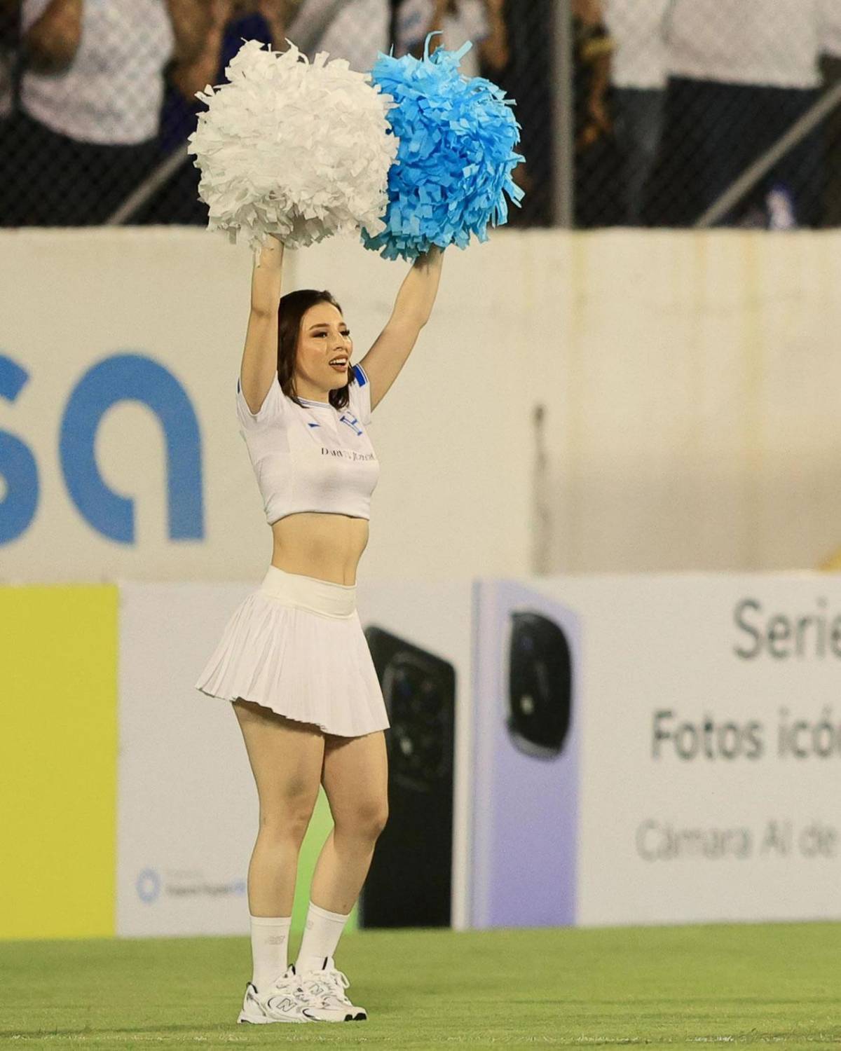 Tiktokers de Honduras festejan, Supremo conquista a Milagro, relajo y ¿quién es la chica de azul?