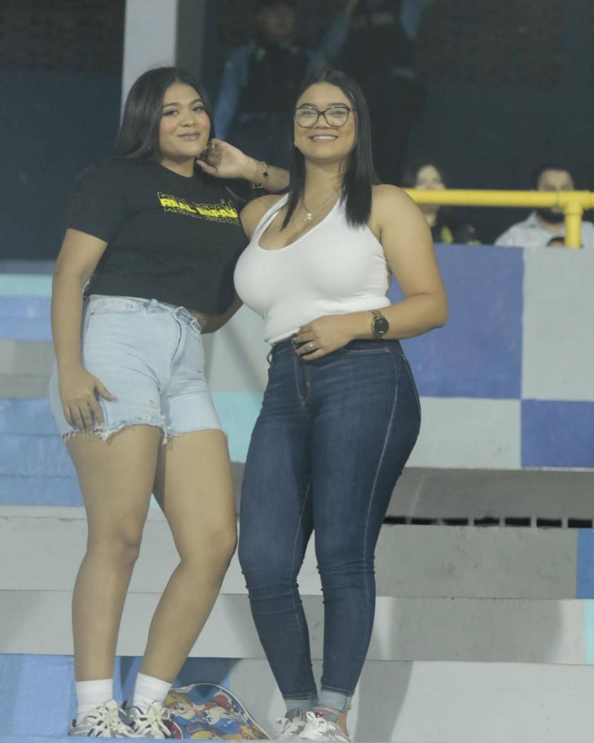 Real España de fiesta, dardo del 'Droopy' a Menjívar y bellas chicas en el Morazán