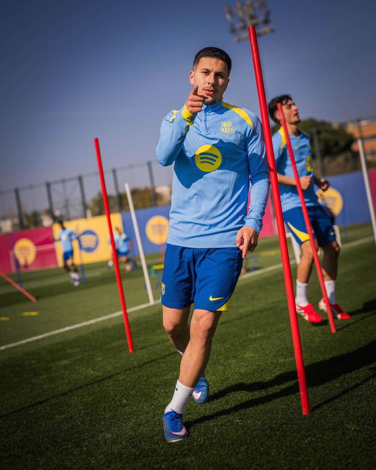 Flick ya conoce la primera venta del Barcelona en verano pese a ser de los mejores