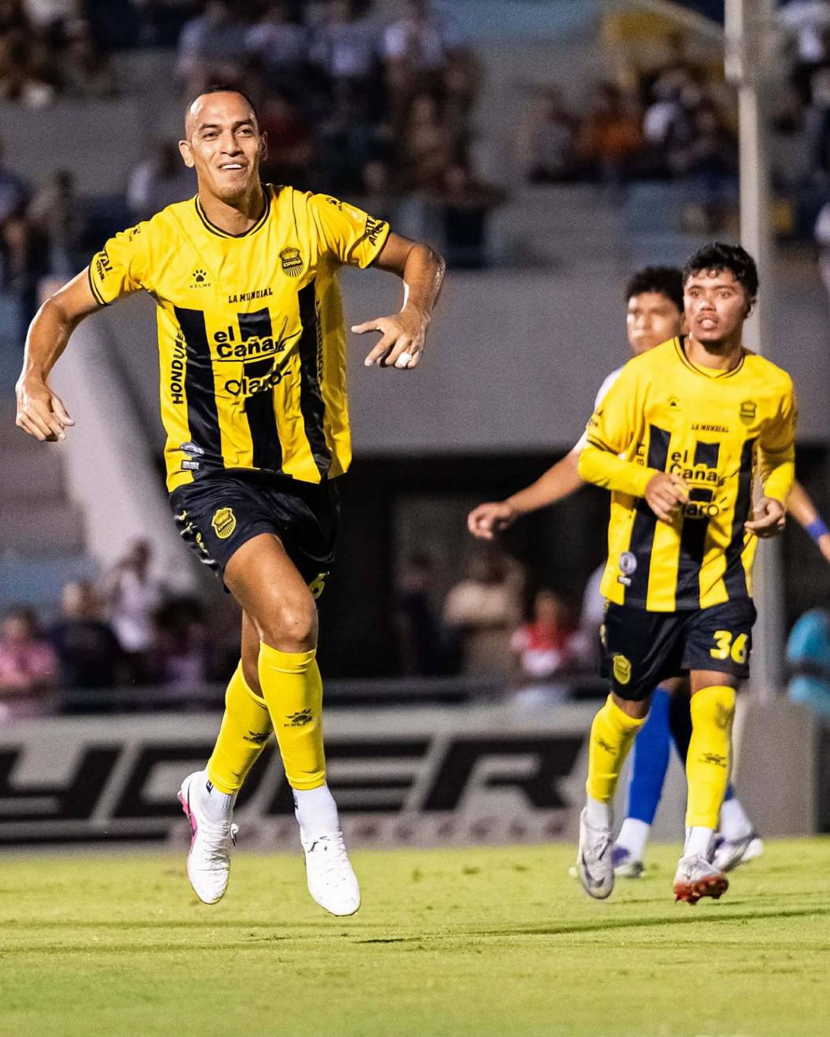 El llanto de Victoria por descender, burla en el estadio Ceibeño y Choloma festeja