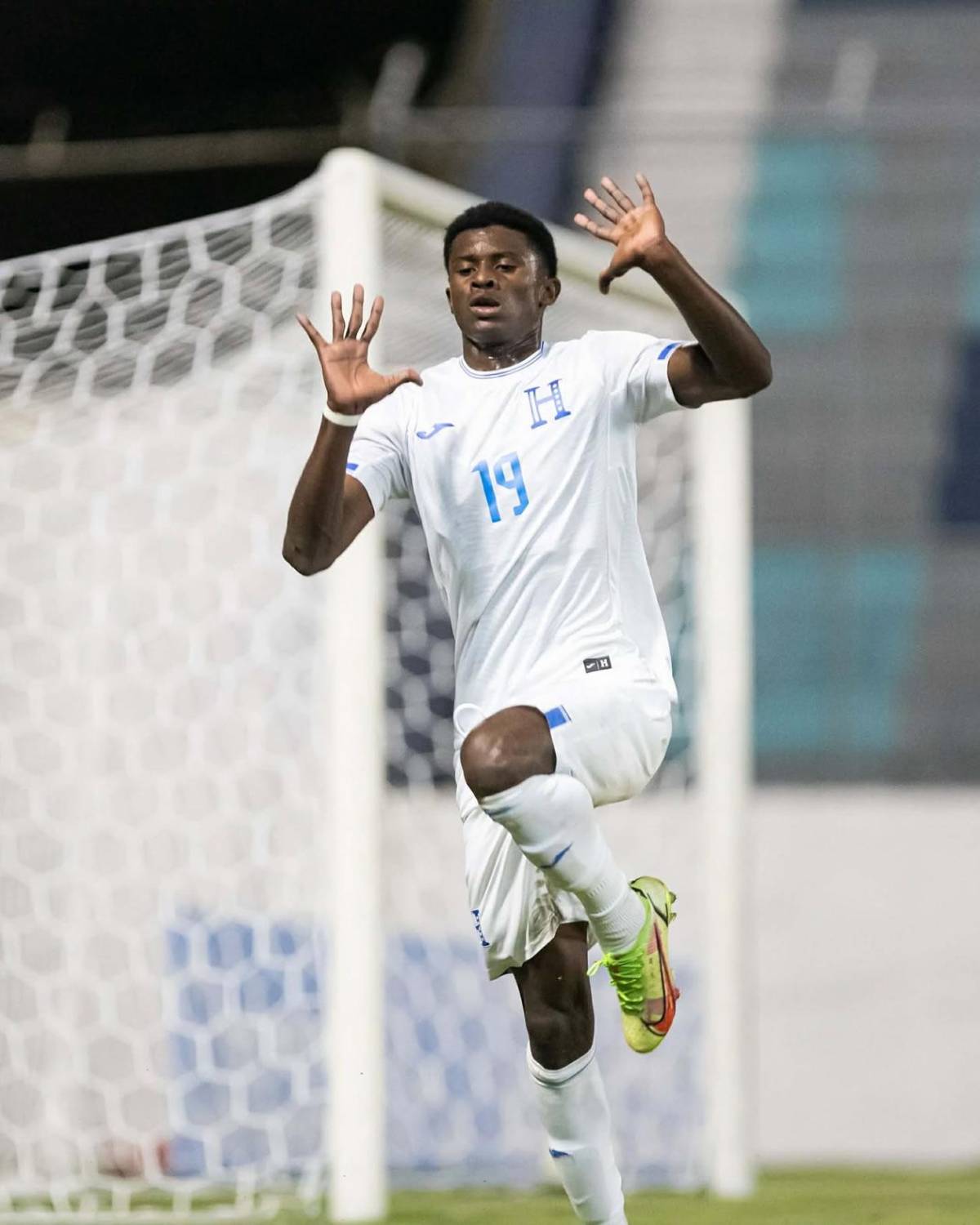 Honduras celebra clasificación al Mundial Sub-17: buen gesto y bellas chicas