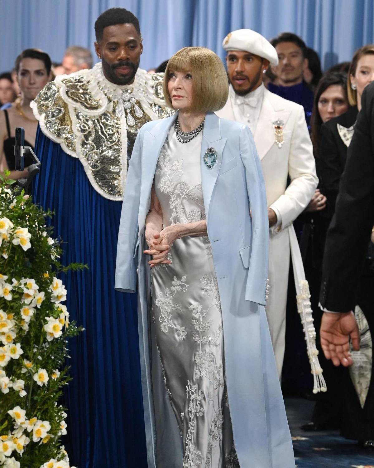 Las estrellas brillan en la alfombra azul de la Met Gala 2025