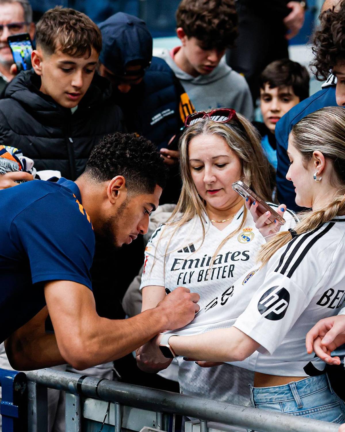 Real Madrid recibe 'regalo' arbitral, Vinicius señalado y enfado de Mbappé