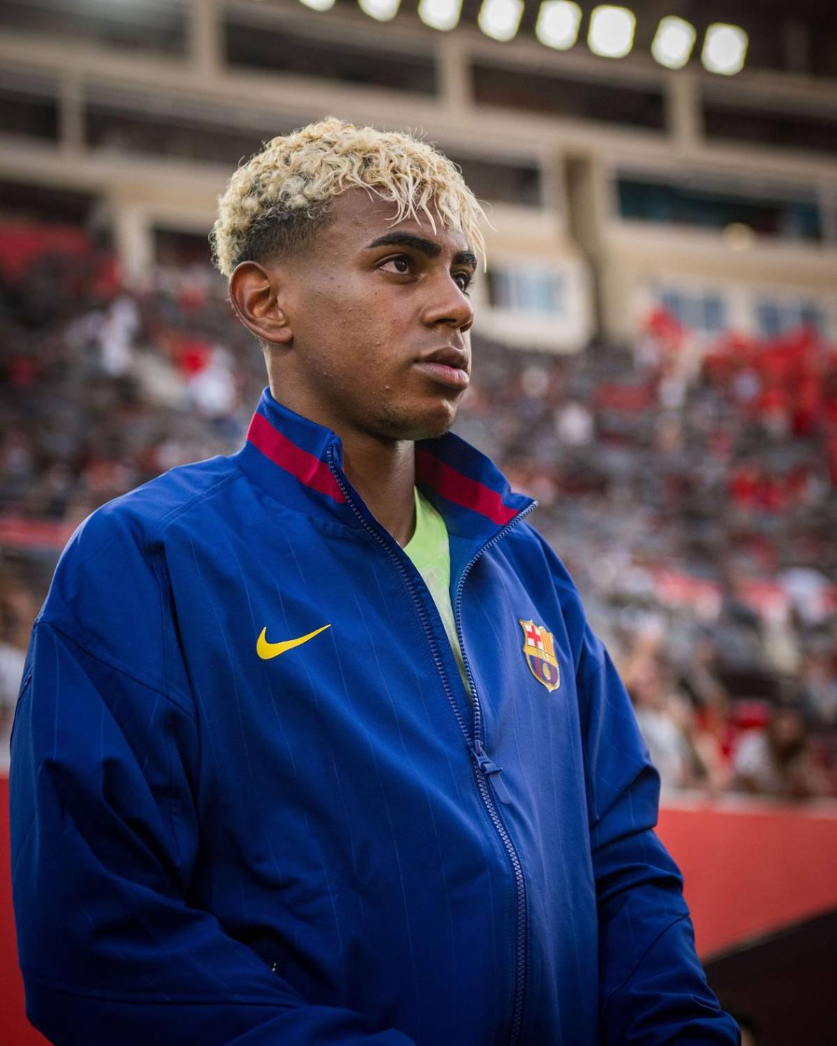 Lamine Yamal deja de firmar autógrafos por increíble motivo y es fuertemente atacado