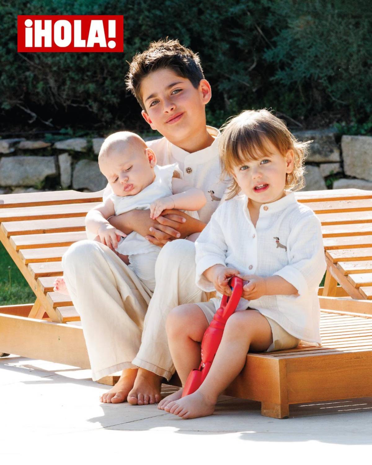 ¡Qué belleza! Michelle Renaud posa por primera vez con sus tres hijos