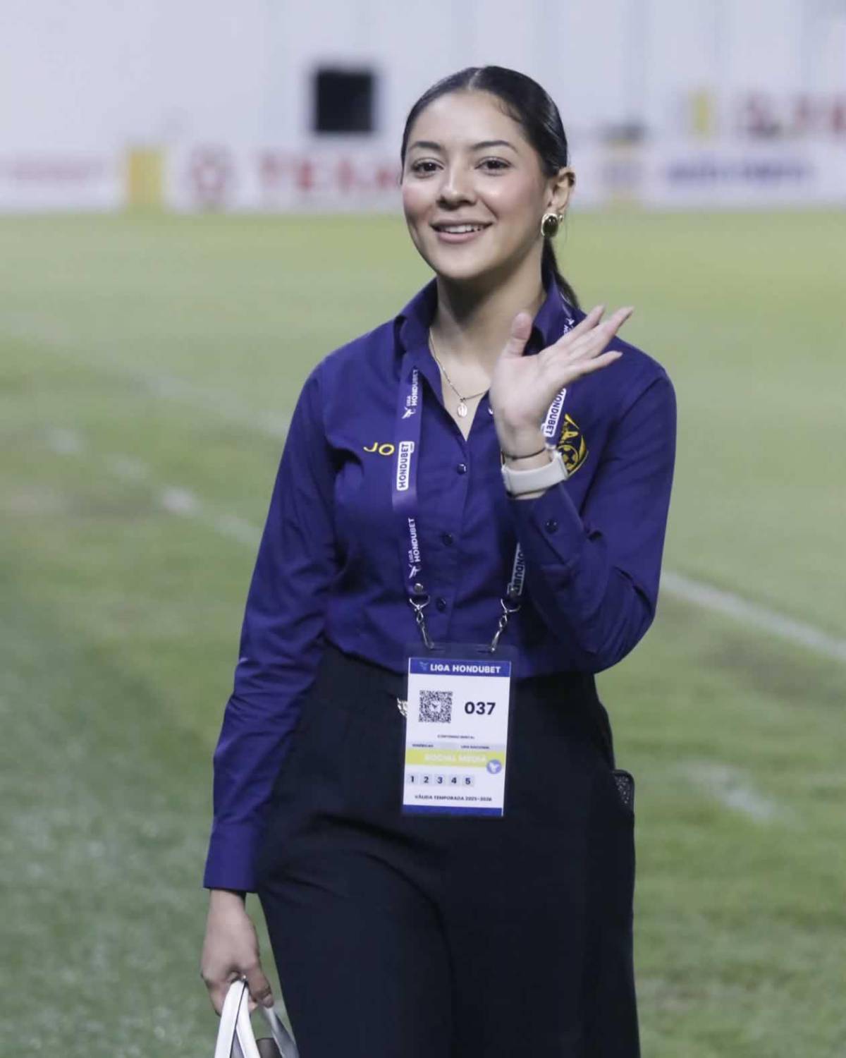 Jeaustin Campos se pelea con hinchas, Olimpia sufre, linduras y descuido en Comayagua