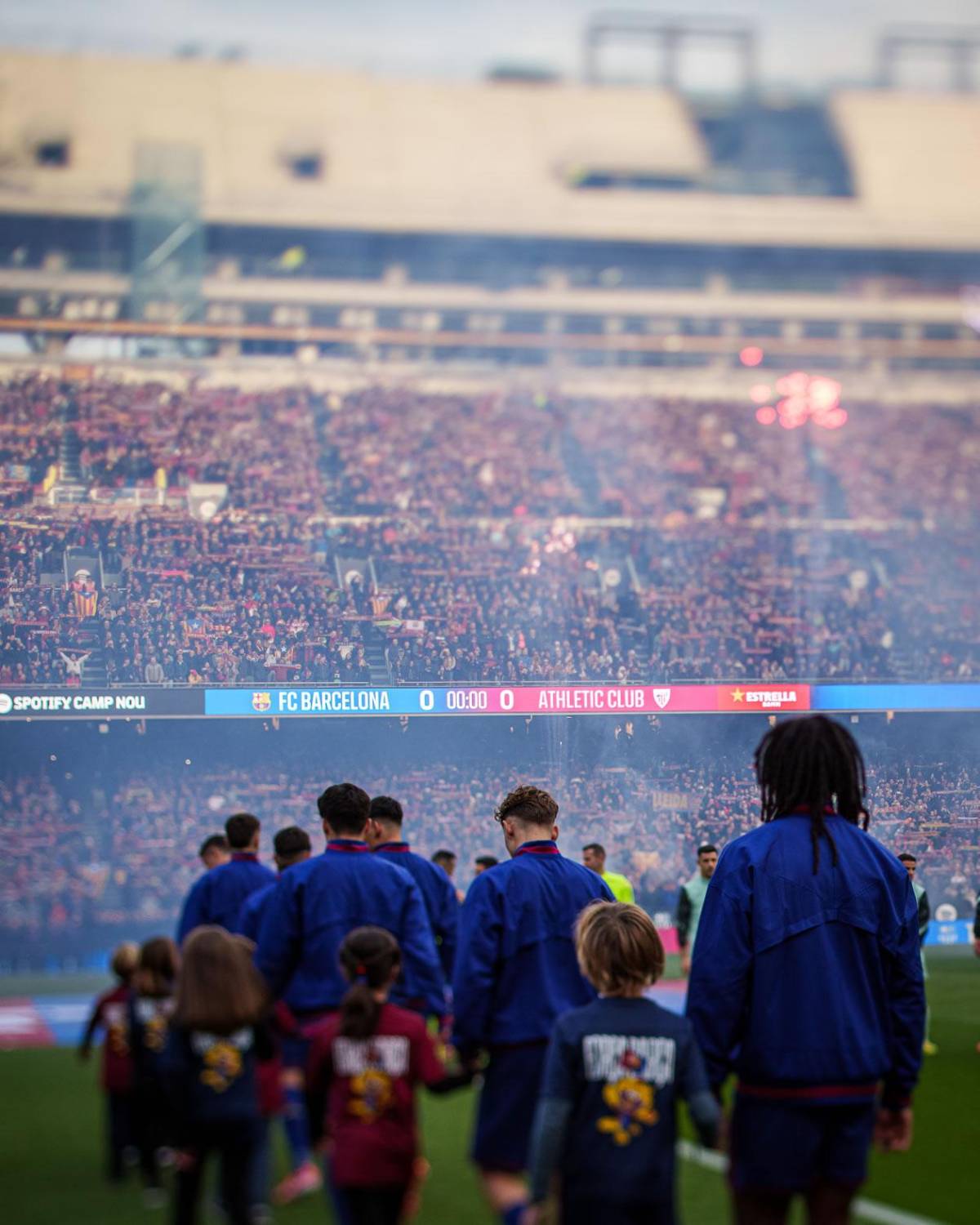 Barcelona volvió al Camp Nou: fiesta, Messi 'apareció' y agresión que indigna