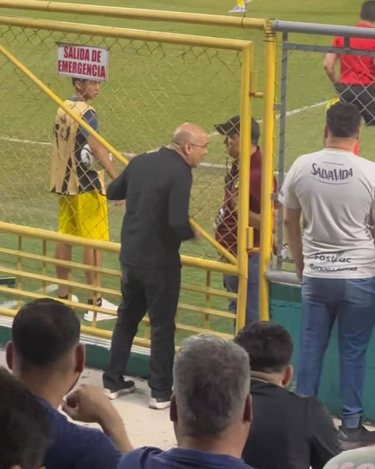 Expresidente de Real España encara a Jeaustin Campos en derrota ante Los Angeles FC