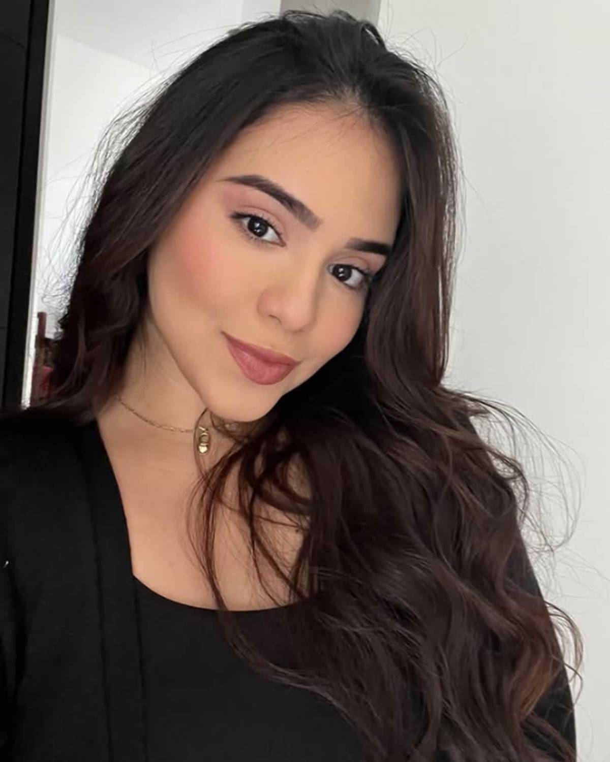 Bella chica anuncia embarazo con legionario hondureño: serán padres por primera vez