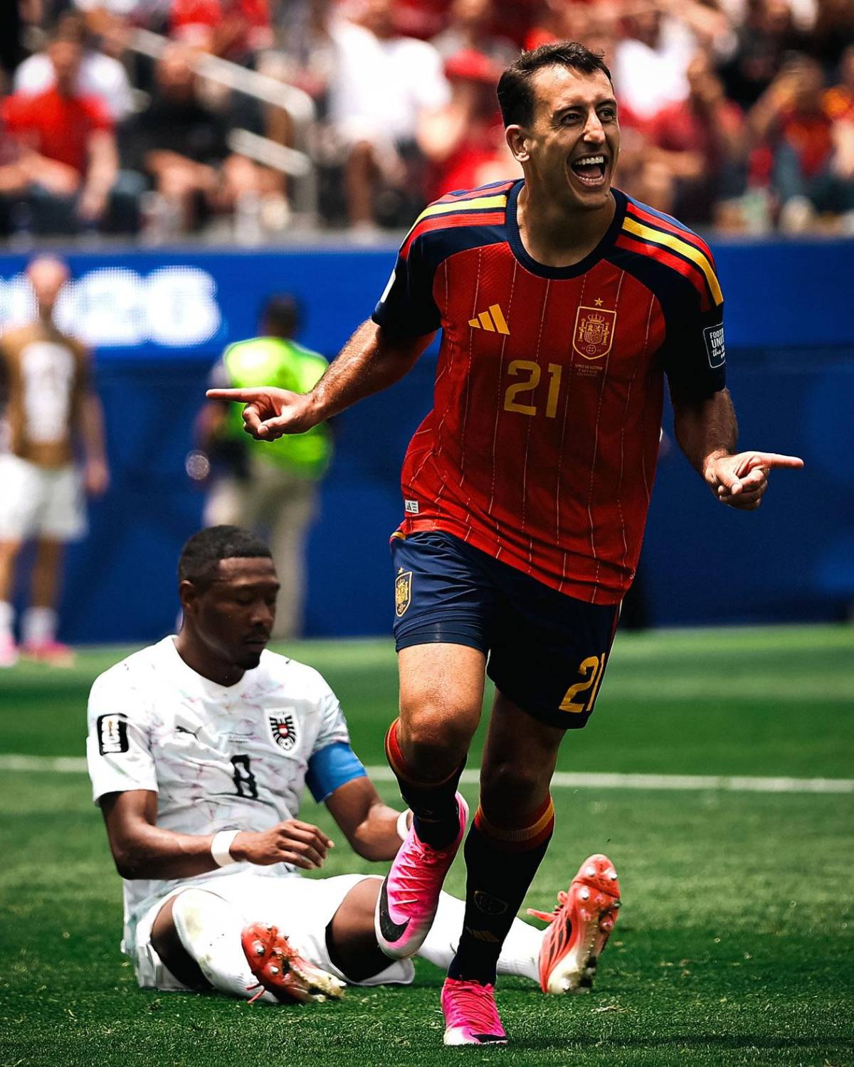 La frustración de Lamine Yamal en fiesta de España, polémico MVP y novia de crack cautiva