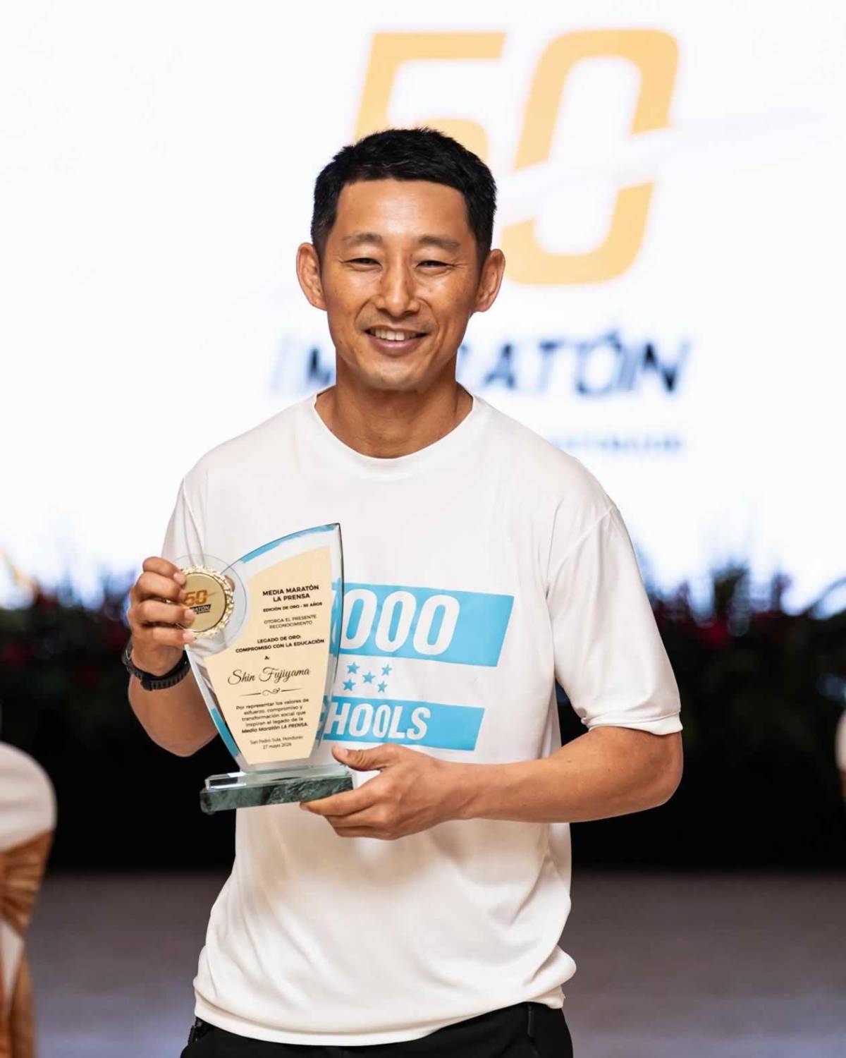 ¡Qué detallazo! El sorprendente regalo de Carlos Espina a Shin Fujiyama en pleno Mundial