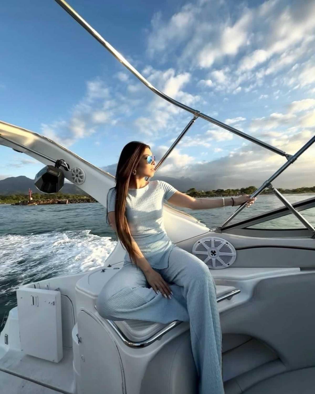 Presentadora Laura Meza, ex de Rodrigo Auzmendi, impacta en playas de La Ceiba con bikinazo