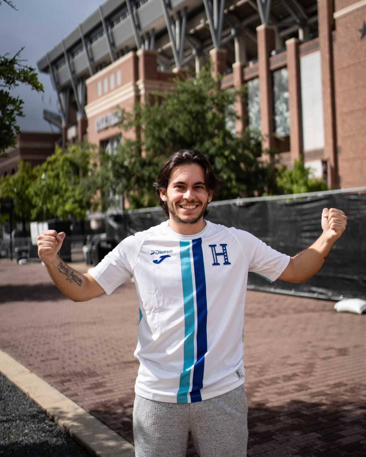 ¡Qué detallazo! El sorprendente regalo de Carlos Espina a Shin Fujiyama en pleno Mundial