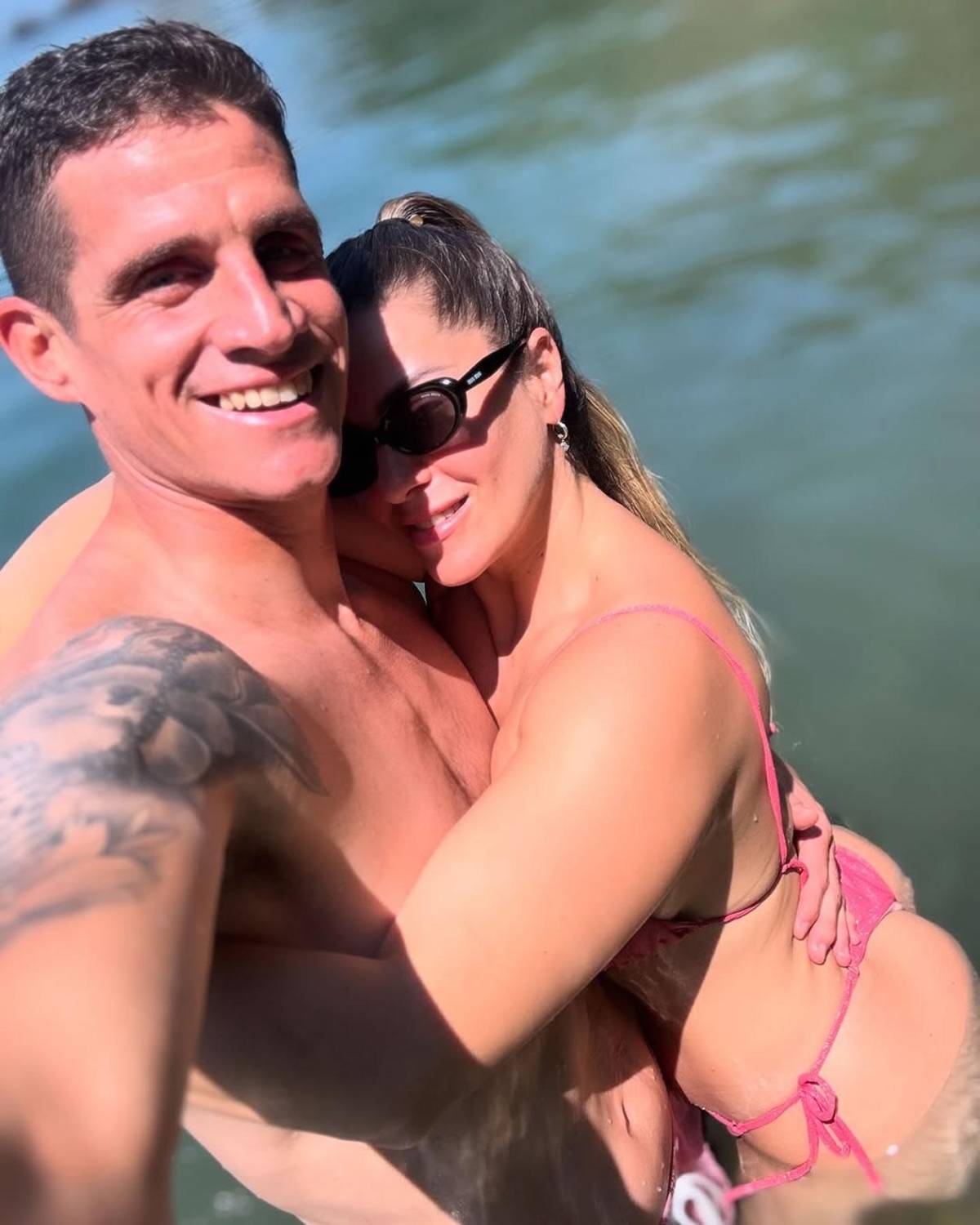 Con sus parejas: Futbolistas de Liga Nacional disfrutan del parón de selecciones