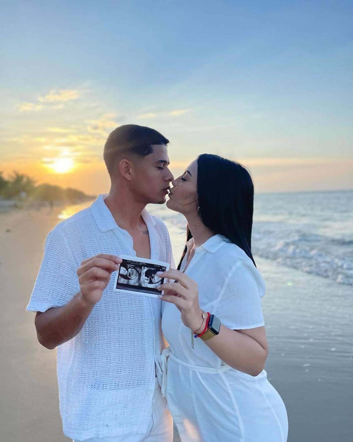 Bella chica confirma su embarazo de un futbolista de la Liga Nacional