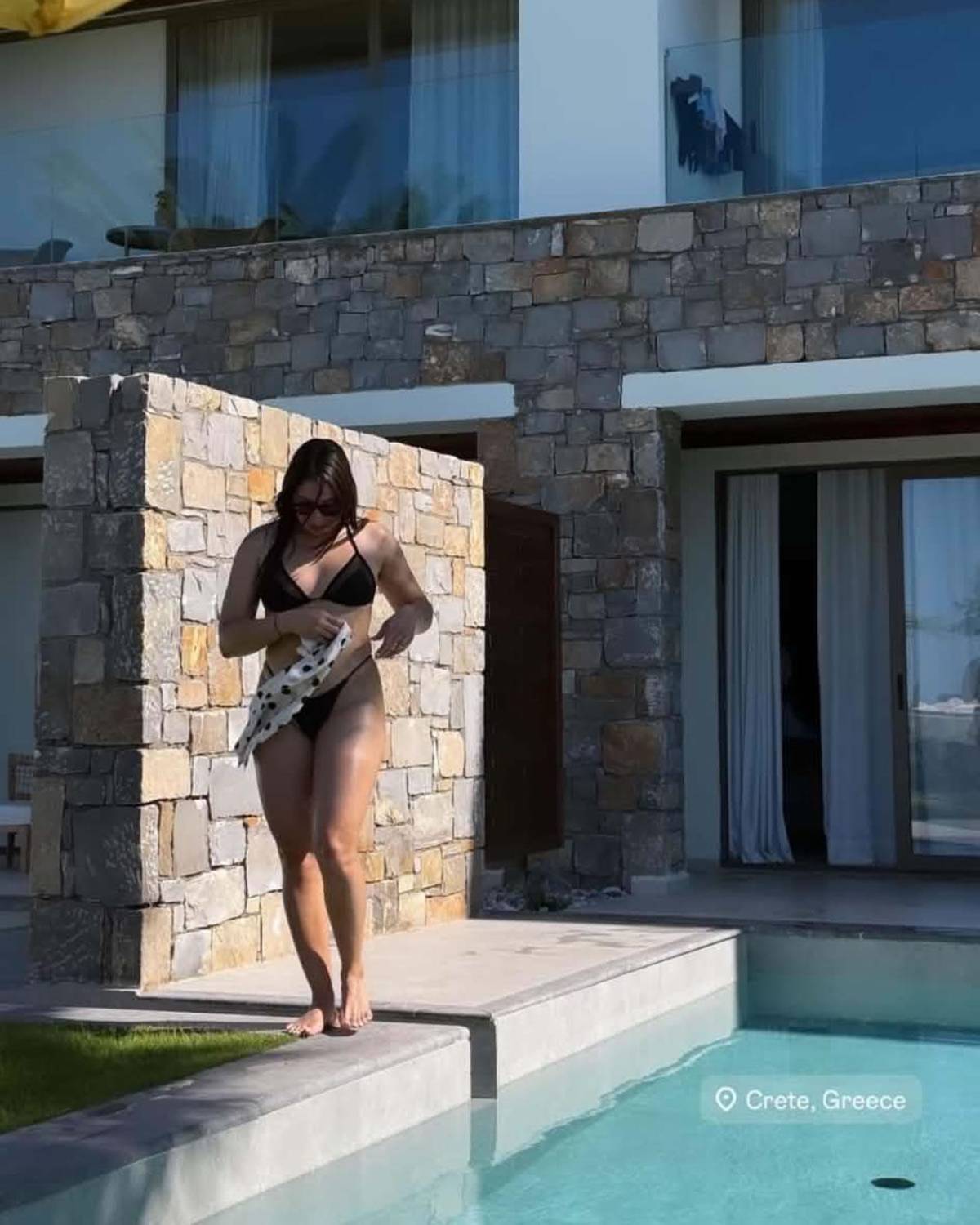 Annie Córdova sube la temperatura con sexys fotos en vacaciones con Luis Palma en Grecia