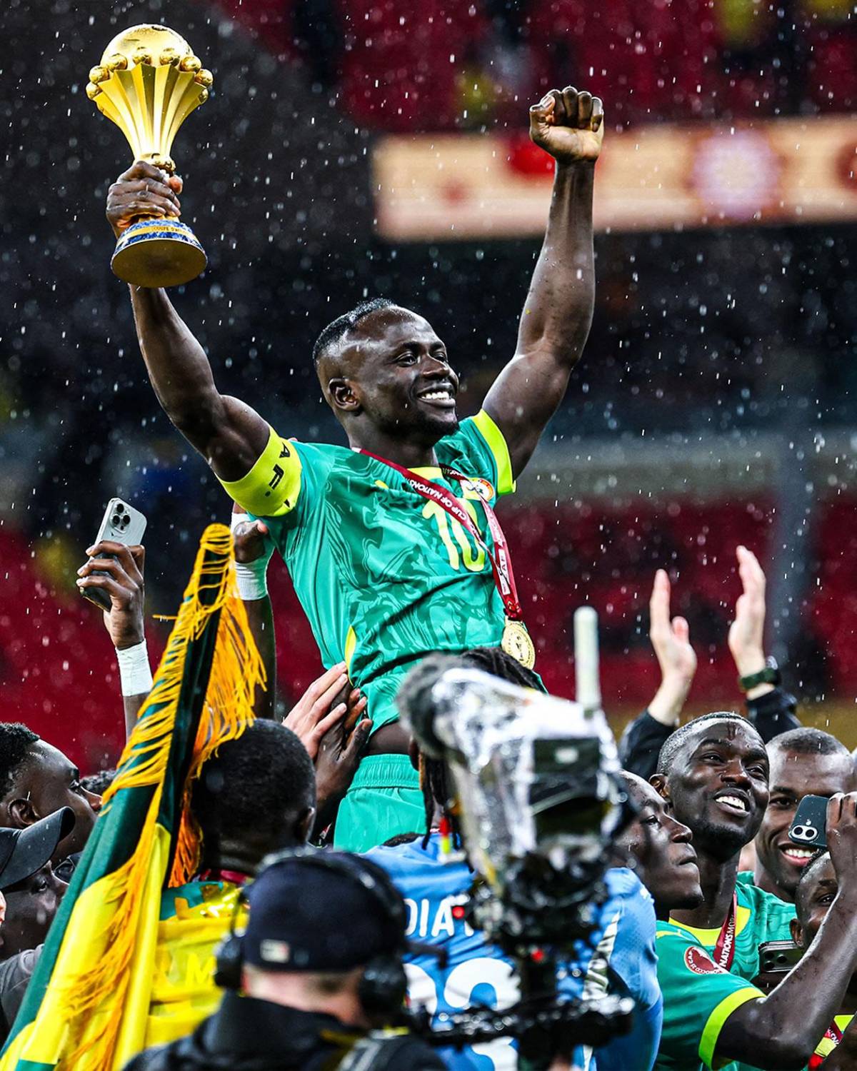 Escándalo Copa África: Senegal se va del campo vs Marruecos, vuelve y es campeón
