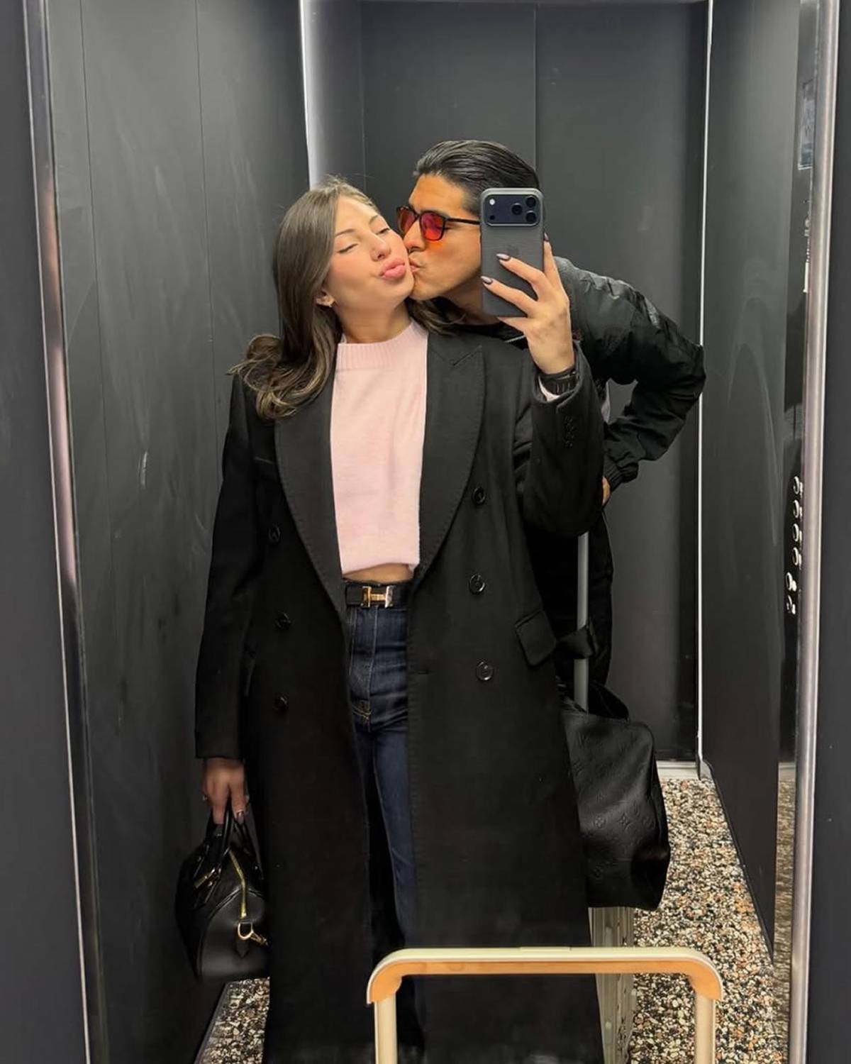 Annie Córdova sube la temperatura con sexys fotos en vacaciones con Luis Palma en Grecia
