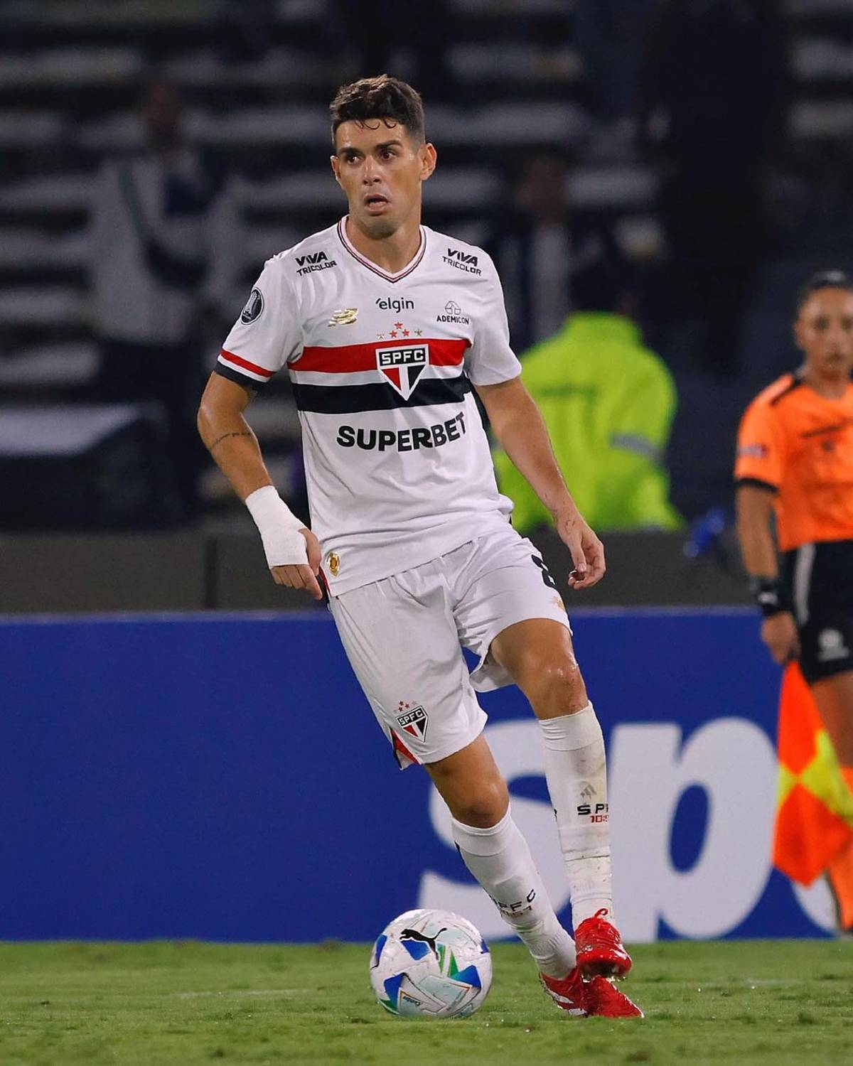 Conmoción en Brasil: Oscar se desmayó en pleno entreno y se teme lo peor