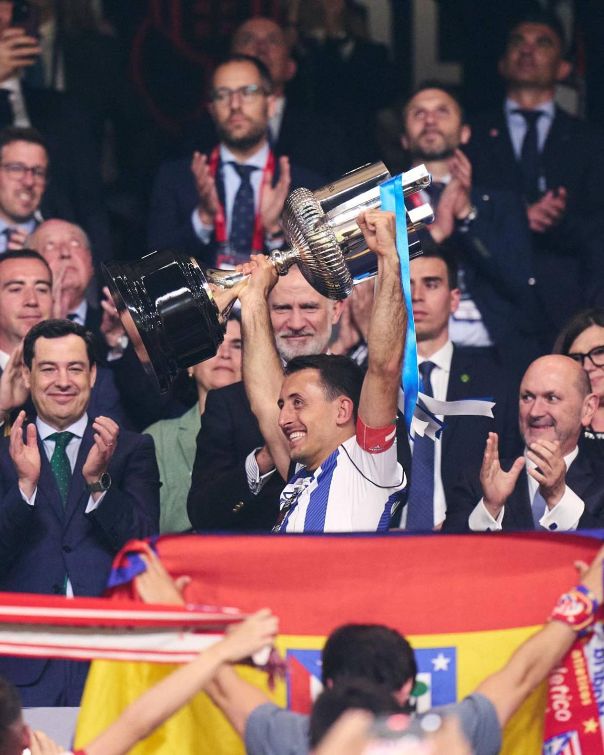 Simeone hundido, Griezmann con triste final y 'madridista' festeja la Copa del Rey