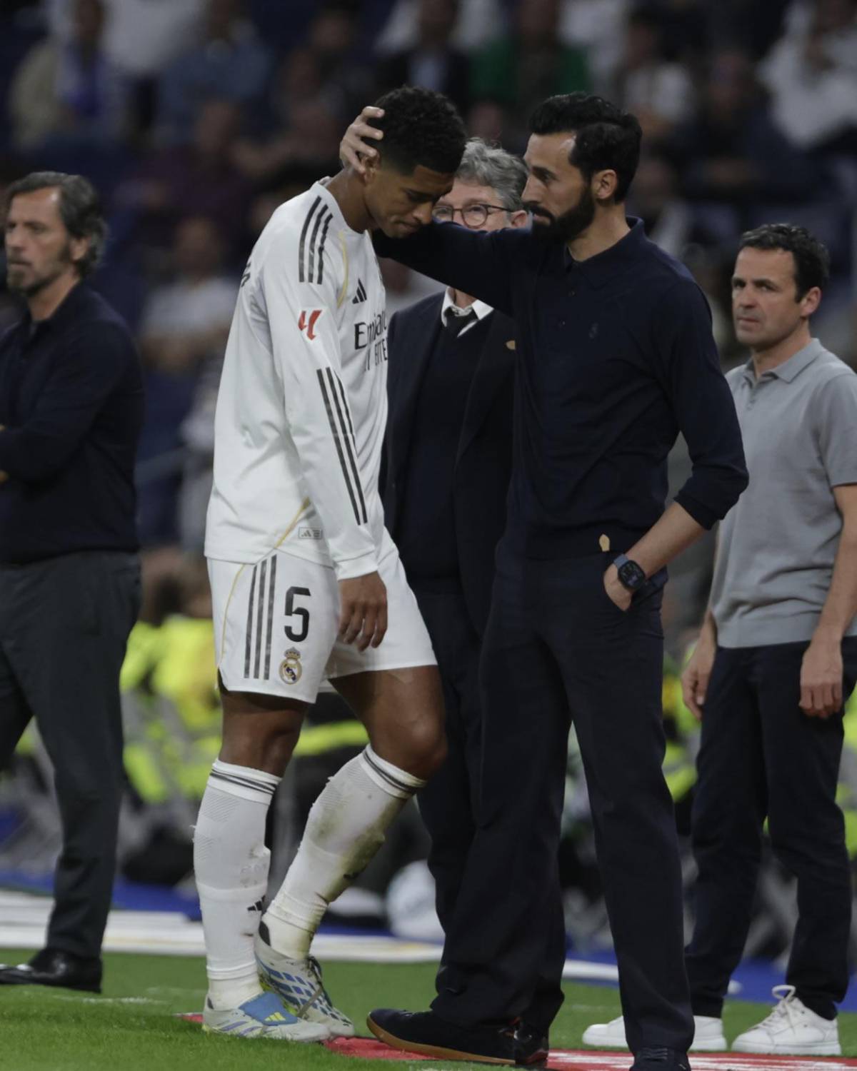 Vinicius reacciona a silbidos, el que ya no quieren en el Real Madrid y buen gesto de Mbappé