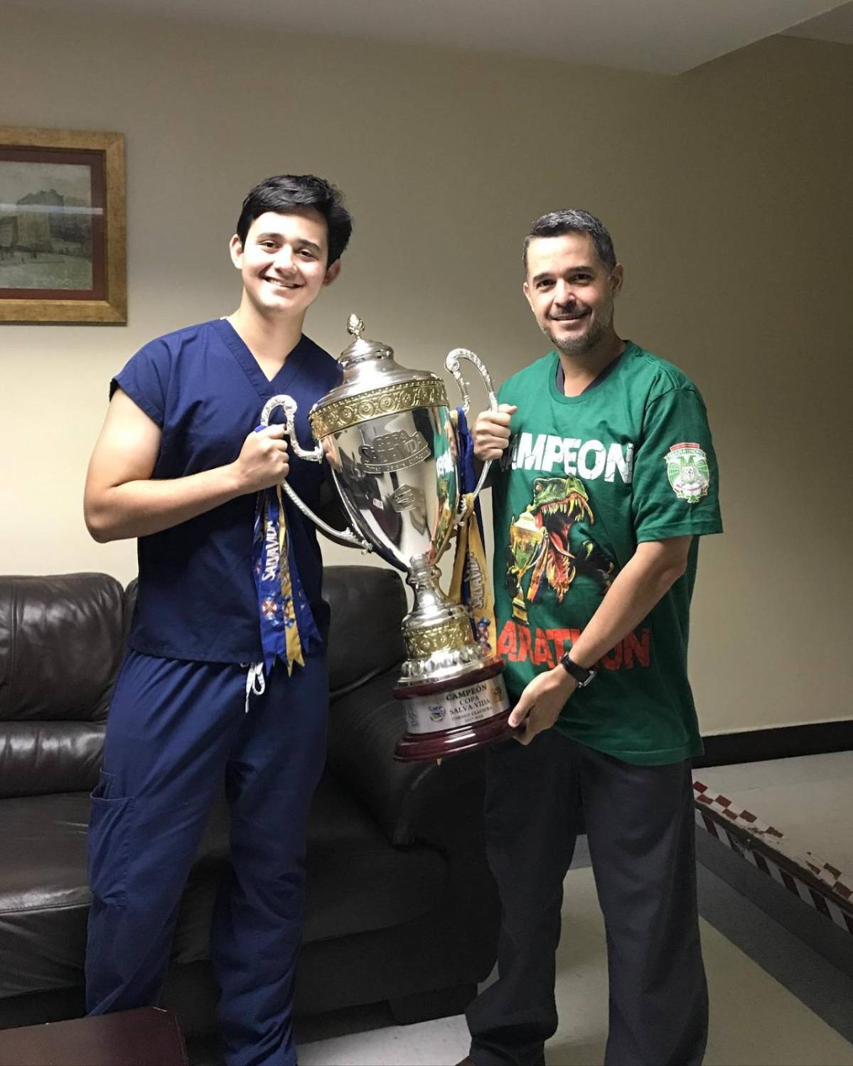 Hijo de Tuky Bendaña en cuidados intensivos tras sufrir accidente en moto