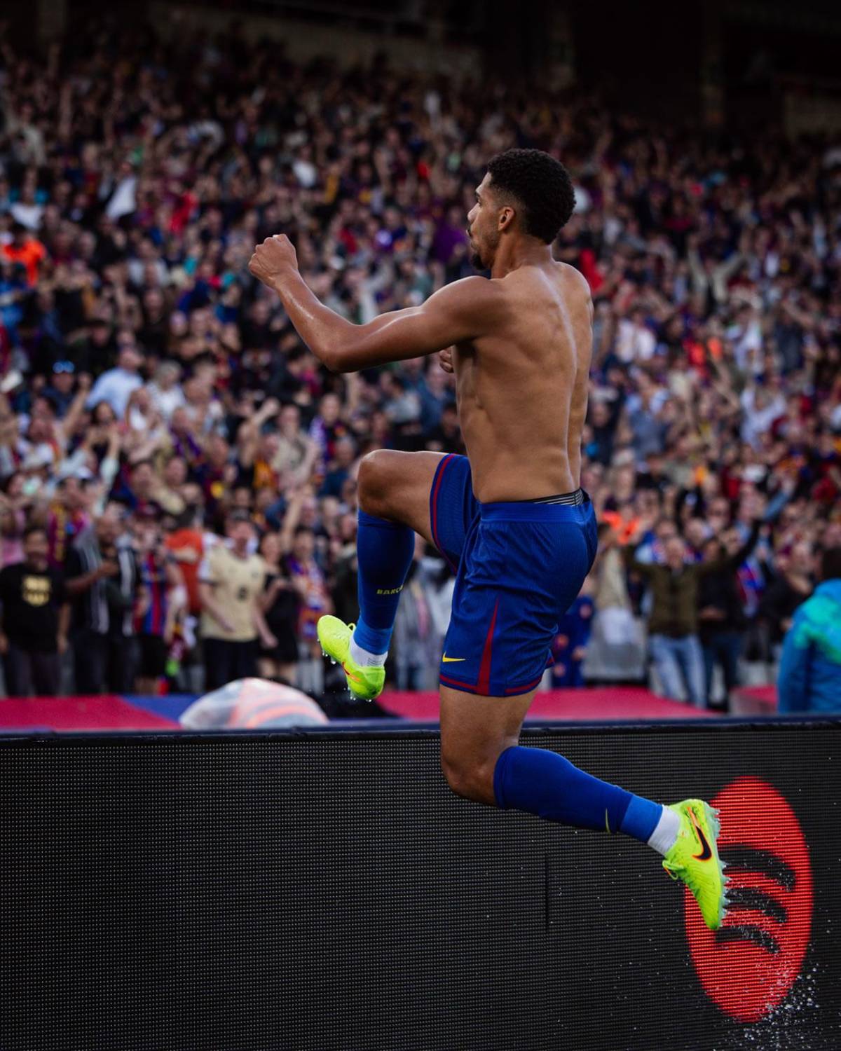 Barcelona tiene nuevo héroe, feo gesto de Flick y Lamine Yamal hizo el ridículo ante su novia