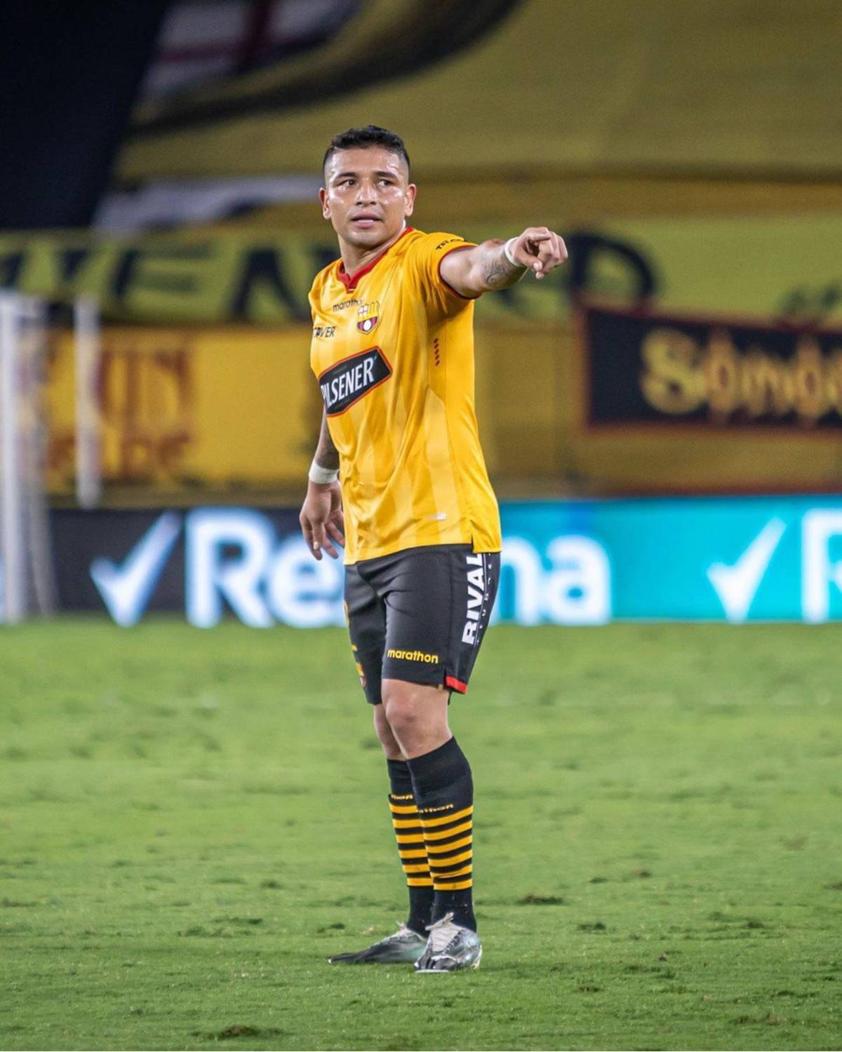 Conmoción: matan a futbolista del Barcelona SC y a su esposa en ataque armado