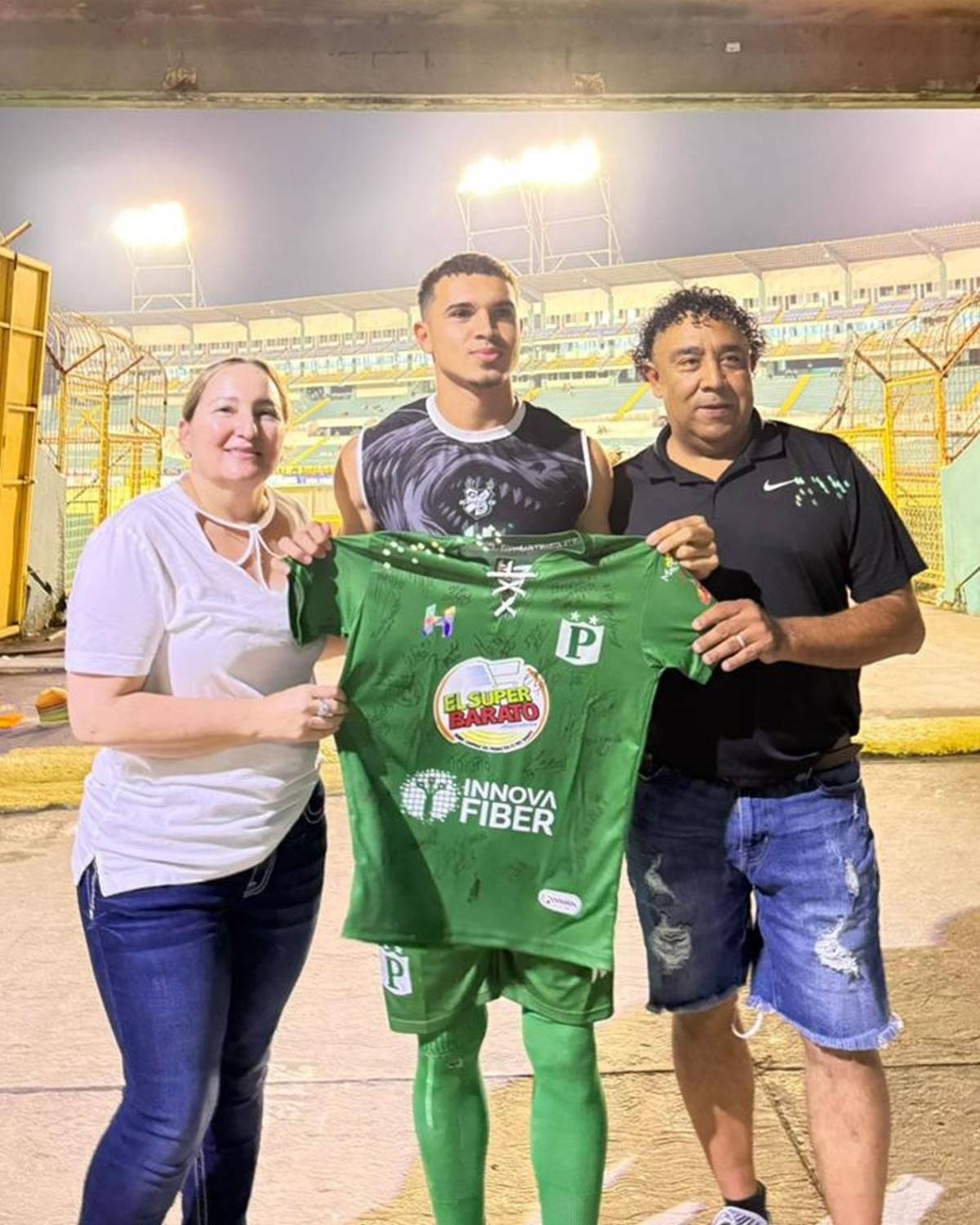 Fiesta de Marathón, celebró a lo Messi, un debut relevante y las sexys chicas