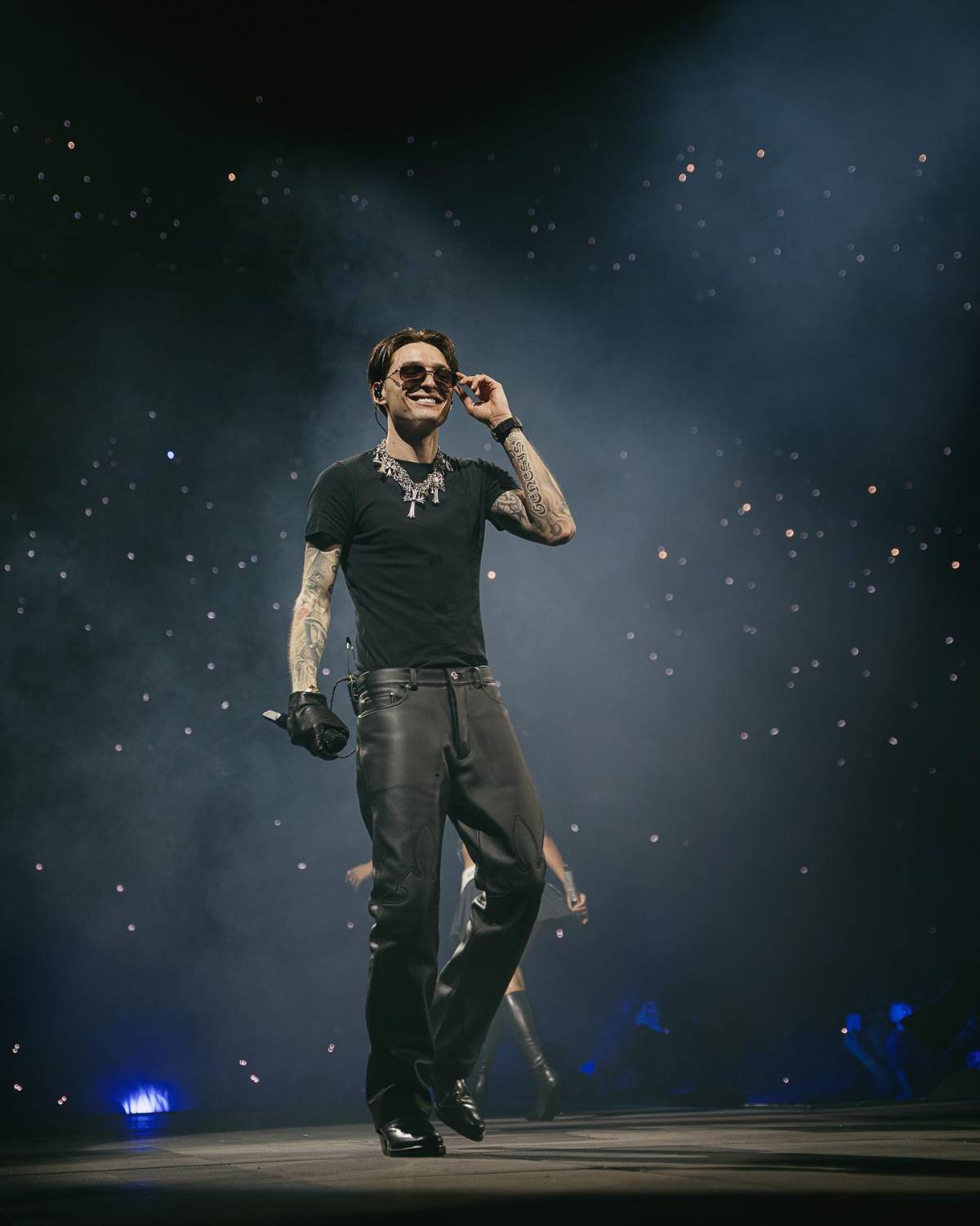 Retienen a Peso Pluma en aeropuerto para ser interrogado por el gobierno de EEUU