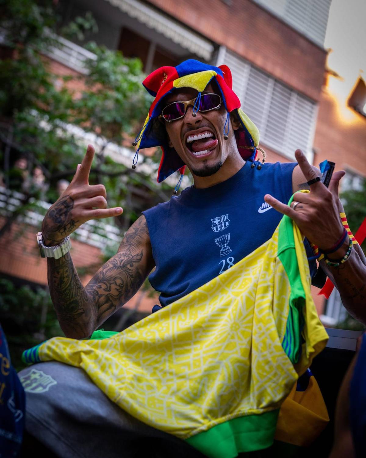 Rúa del Barcelona: jugadores se burlan de Vinicius y dardo de Lamine al Real Madrid