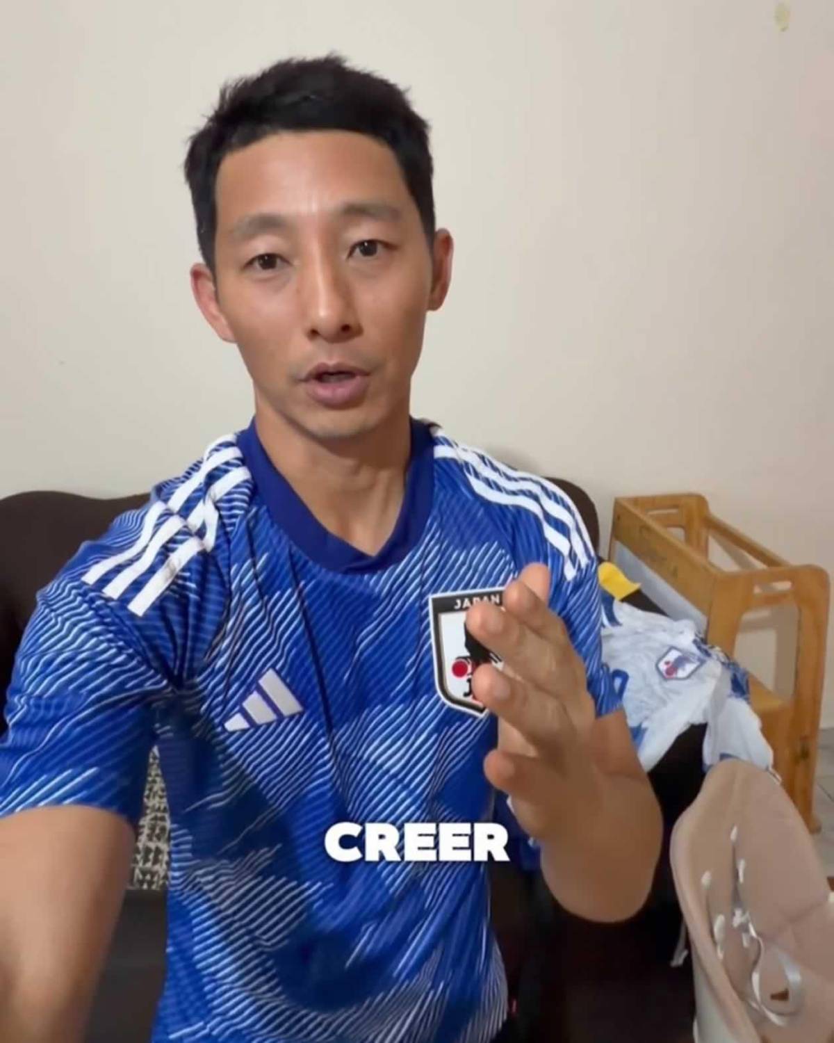 ¡Qué detallazo! El sorprendente regalo de Carlos Espina a Shin Fujiyama en pleno Mundial
