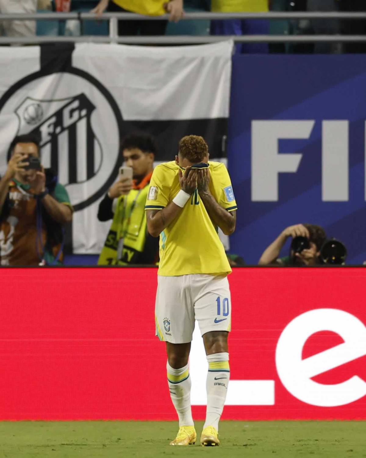 El baile de Vinicius, Brasil festeja, emotivo llanto de Neymar y bellezas brasileñas