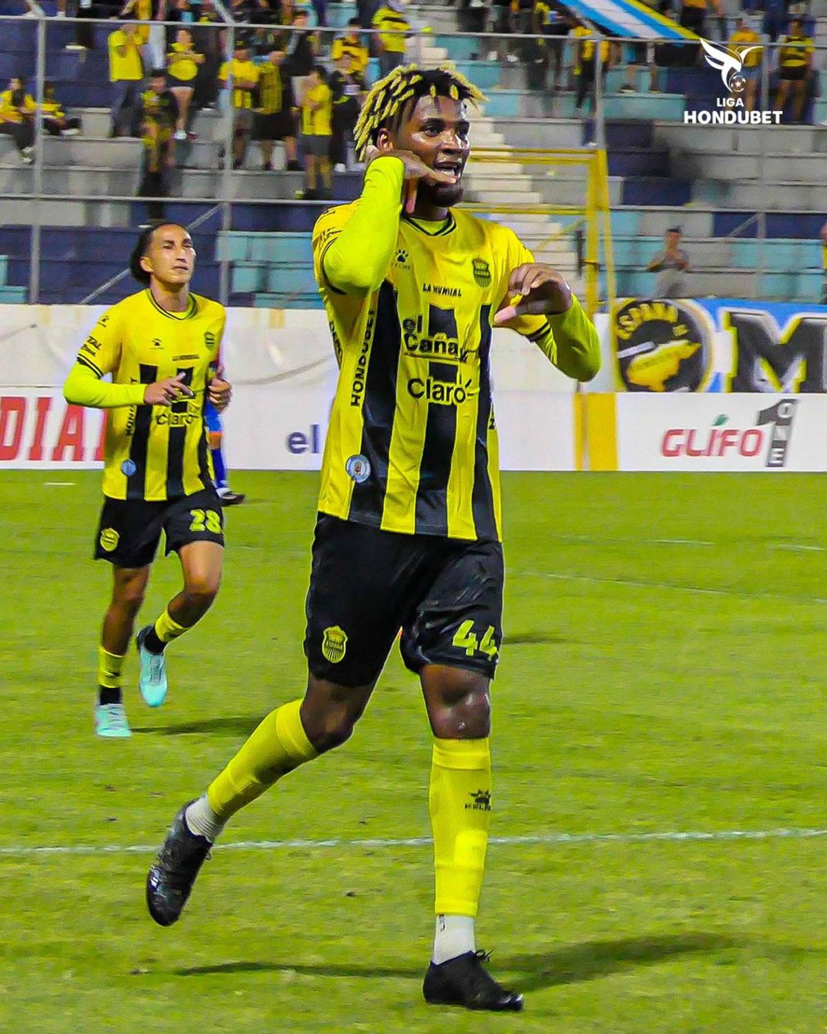 El héroe de Olimpia para la remontada, debutantes, Real España festeja y bellas chicas