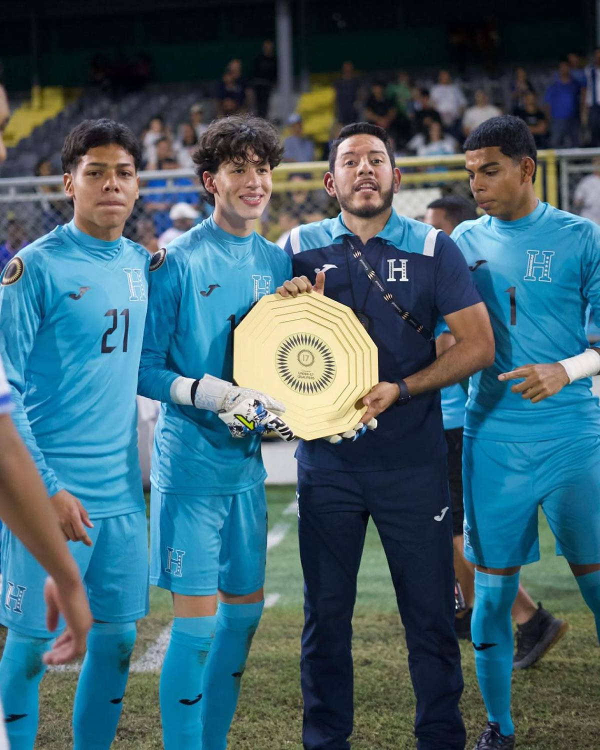 Honduras celebra clasificación al Mundial Sub-17: buen gesto y bellas chicas