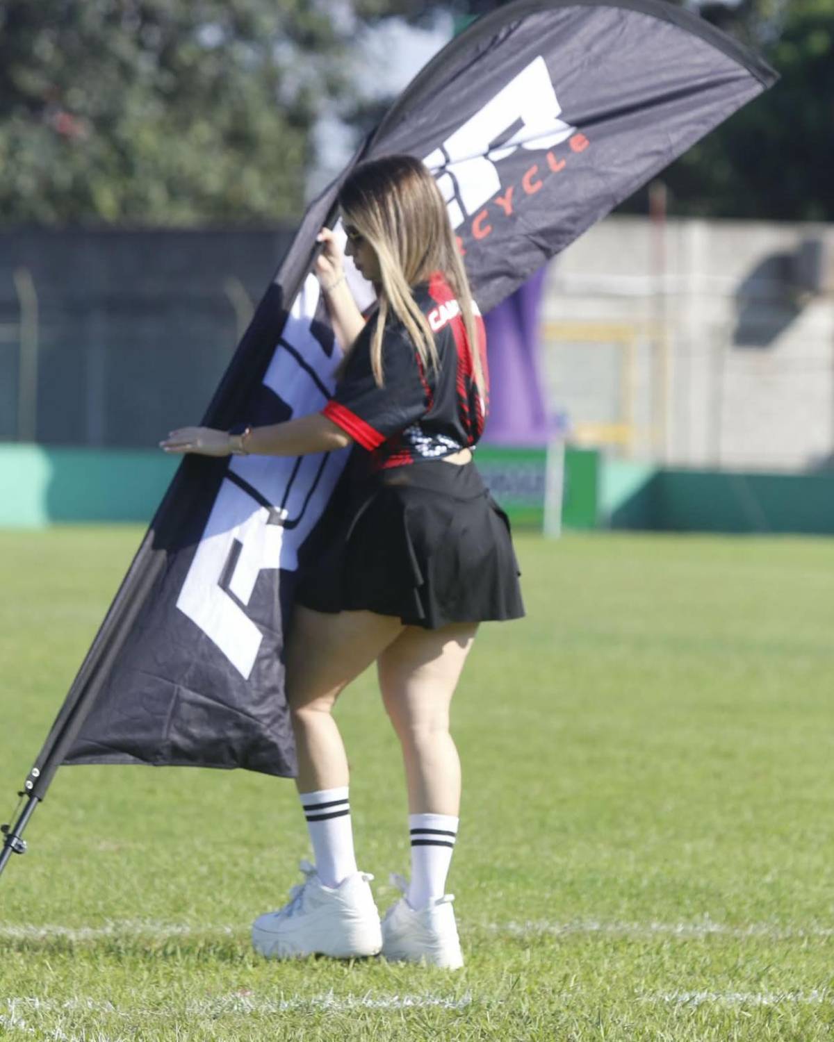 Futbolistas esperando pago, Mauricio Dubón sorprende y ¿quién es la chelita?