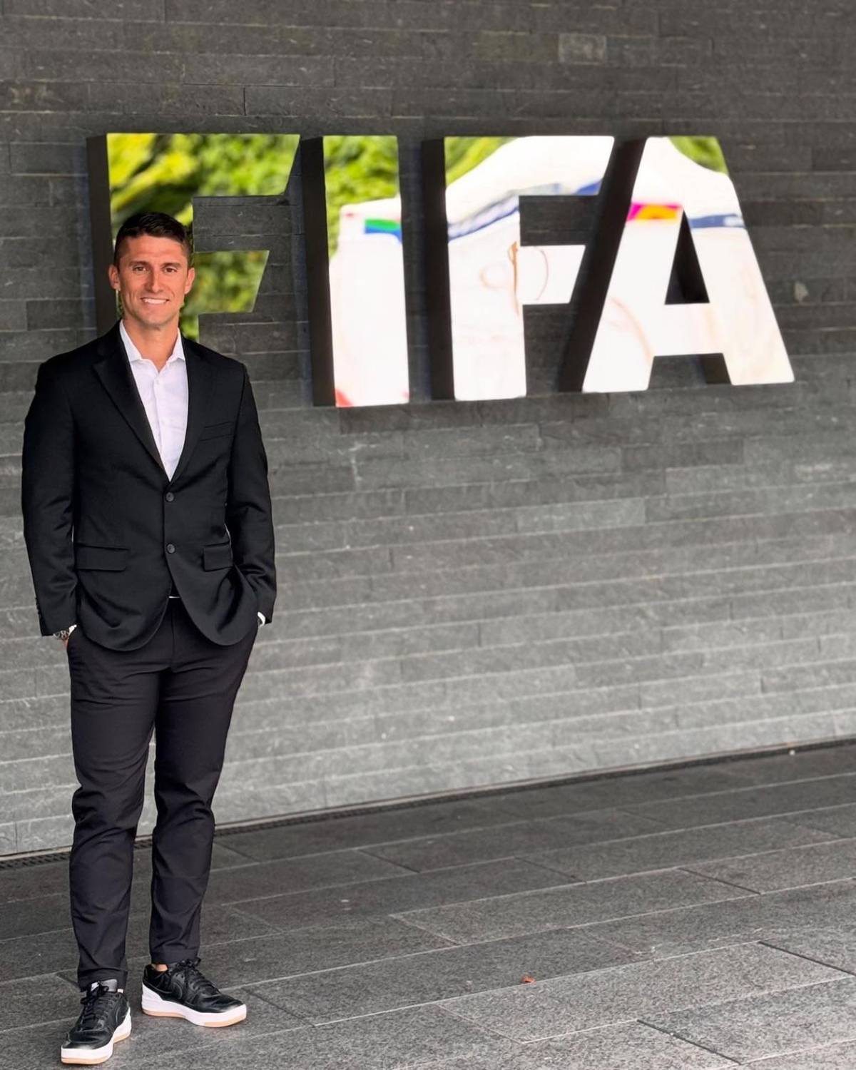 Esteban Espíndola sorprende con nueva faceta en EEUU: así se gana la vida el ex del Olimpia